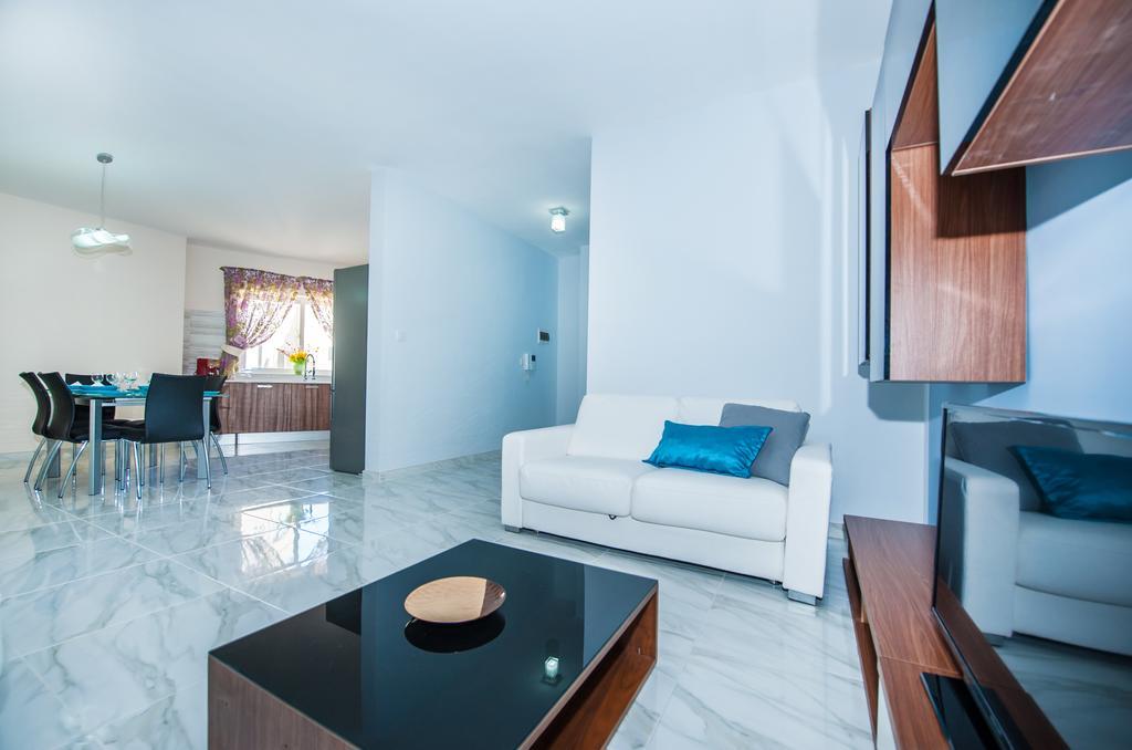 The Waves Holiday Apartment Marsaxlokk Exterior foto